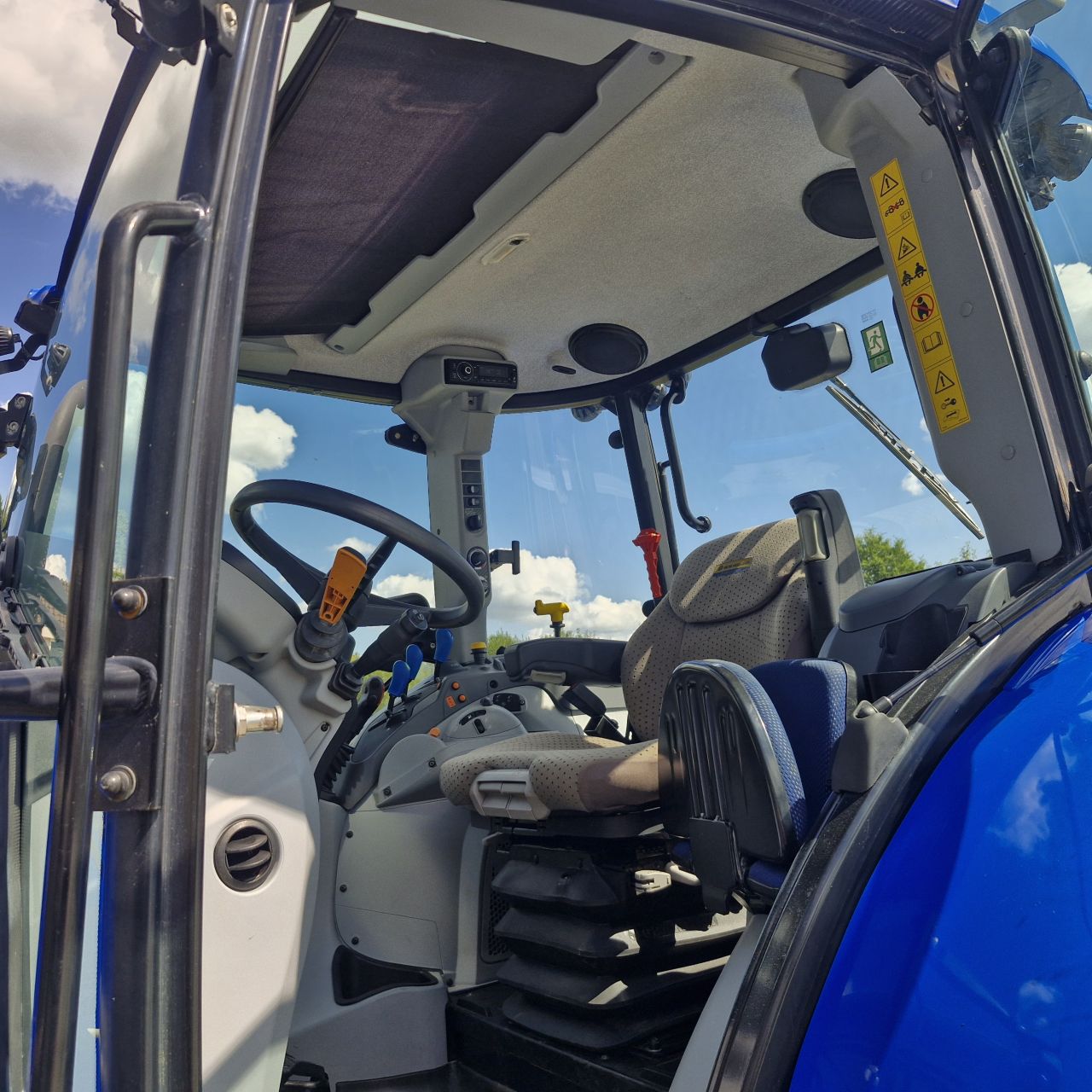 New holland T5.100 electro command