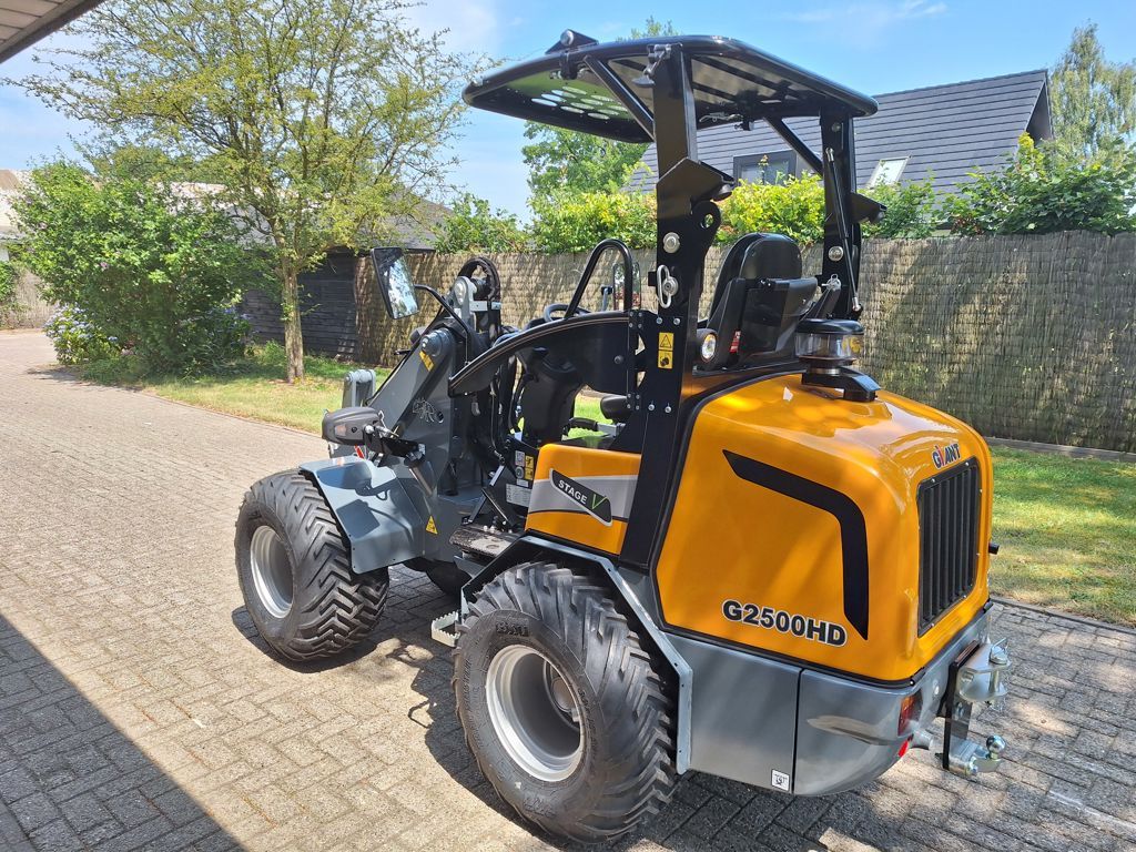 Giant G2500 HD