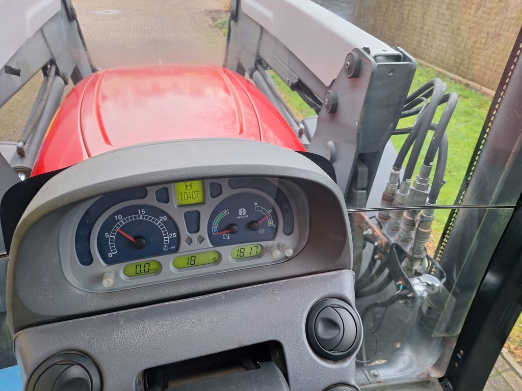 New Holland TS130A