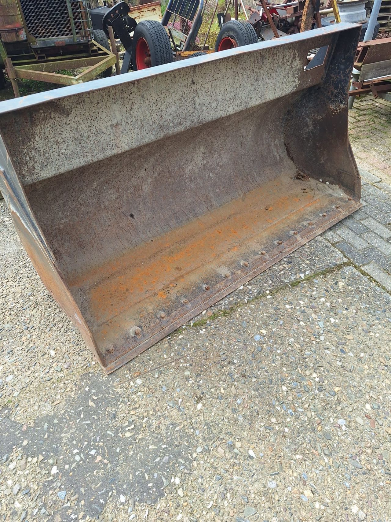Te koop Schaeff SKl 851 6 tonner met nieuwe banden