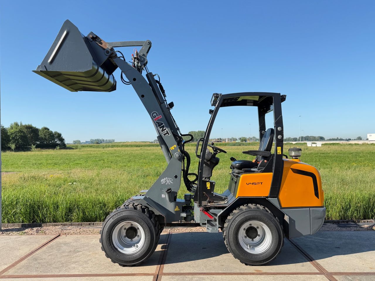 Giant 452 T
