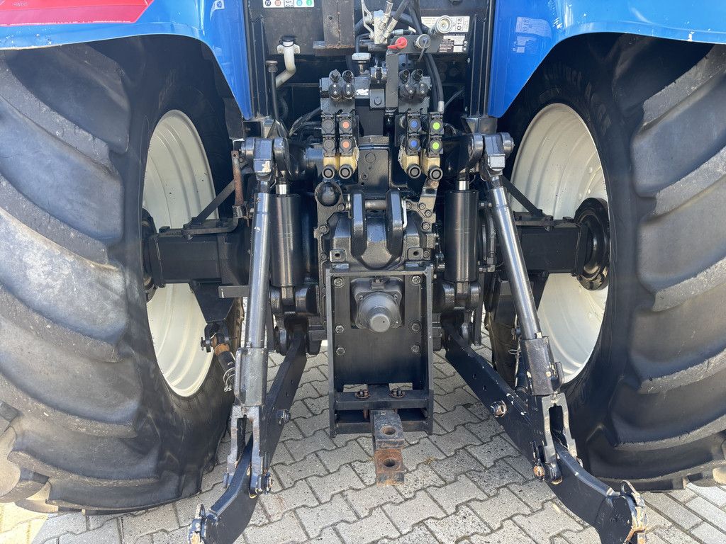 New Holland T7030 PowerCommand. Fronthef, 40km.