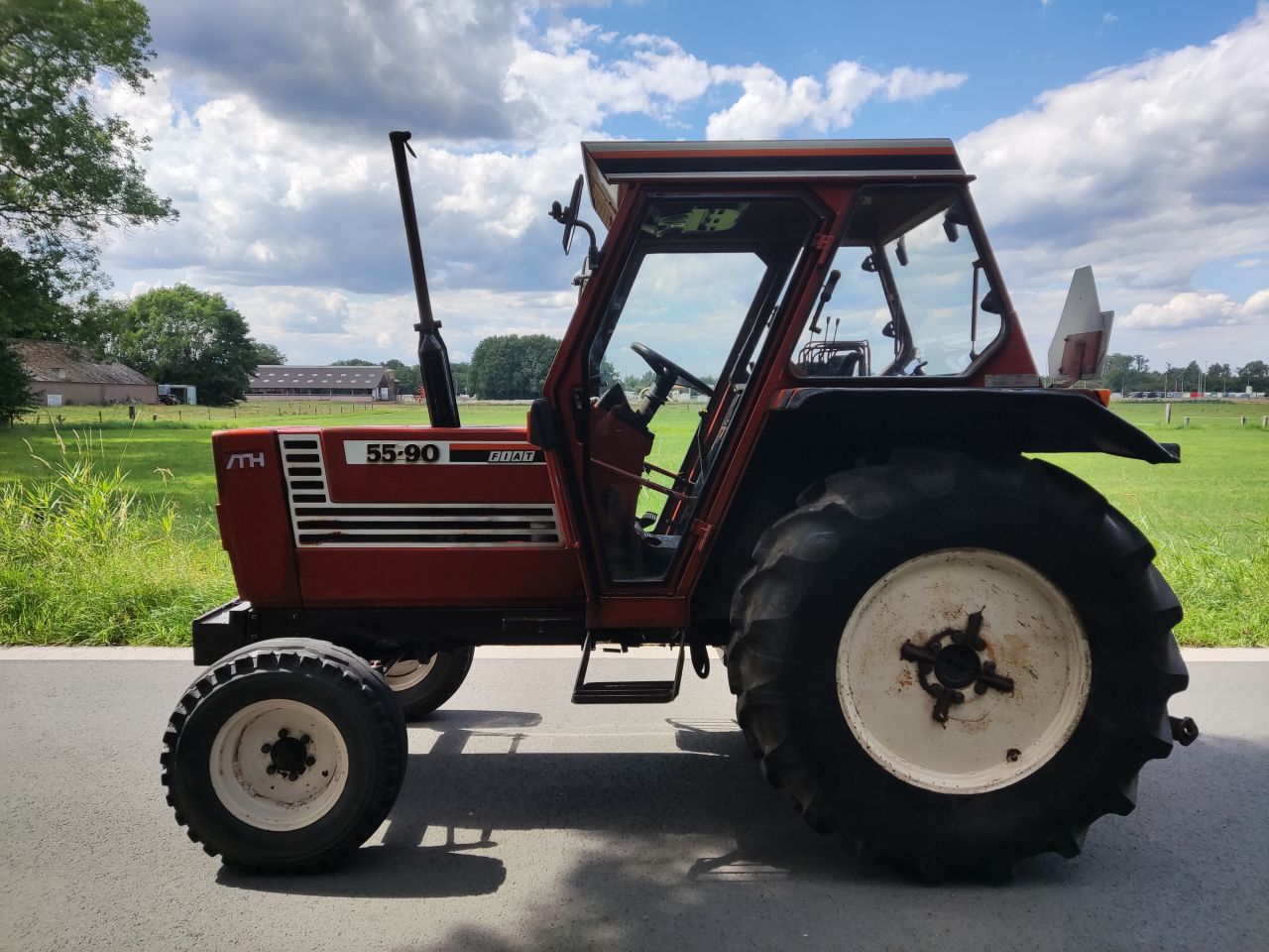FIAT tractor (type 55-90 (4.520 uur)) compleet met machines