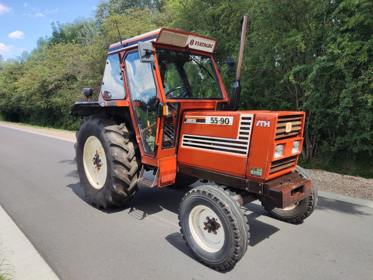 FIAT tractor (type 55-90 (4.520 uur)) compleet met machines