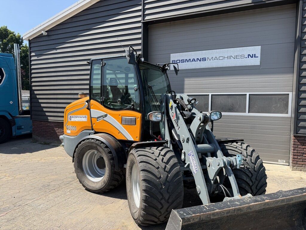Giant G5000 shovel 2025