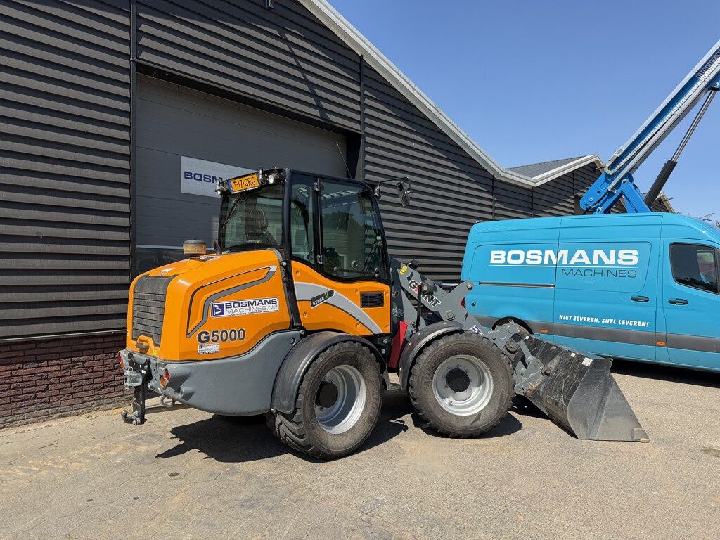 Giant G5000 shovel 2025