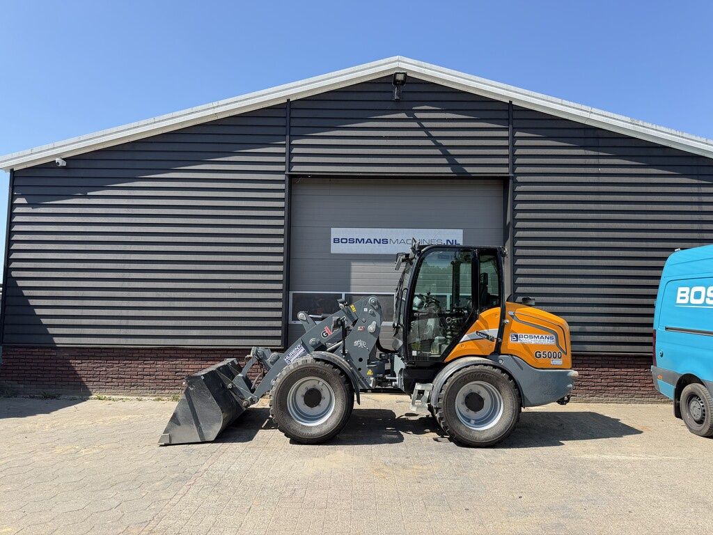 Giant G5000 shovel 2025