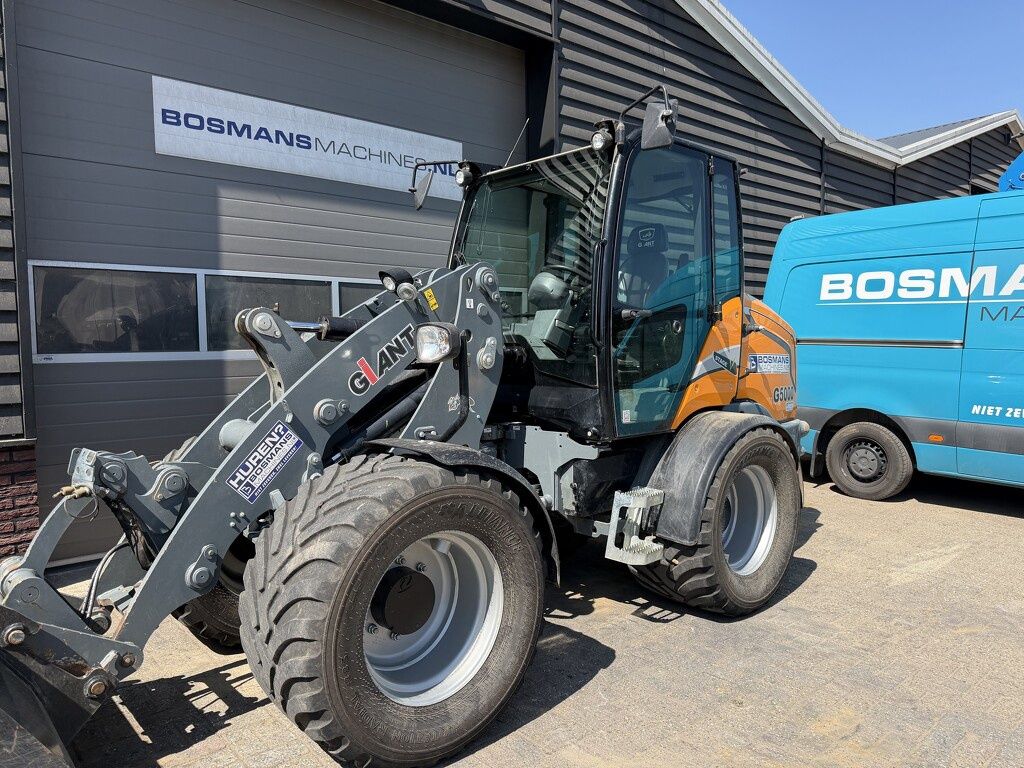 Giant G5000 shovel 2025