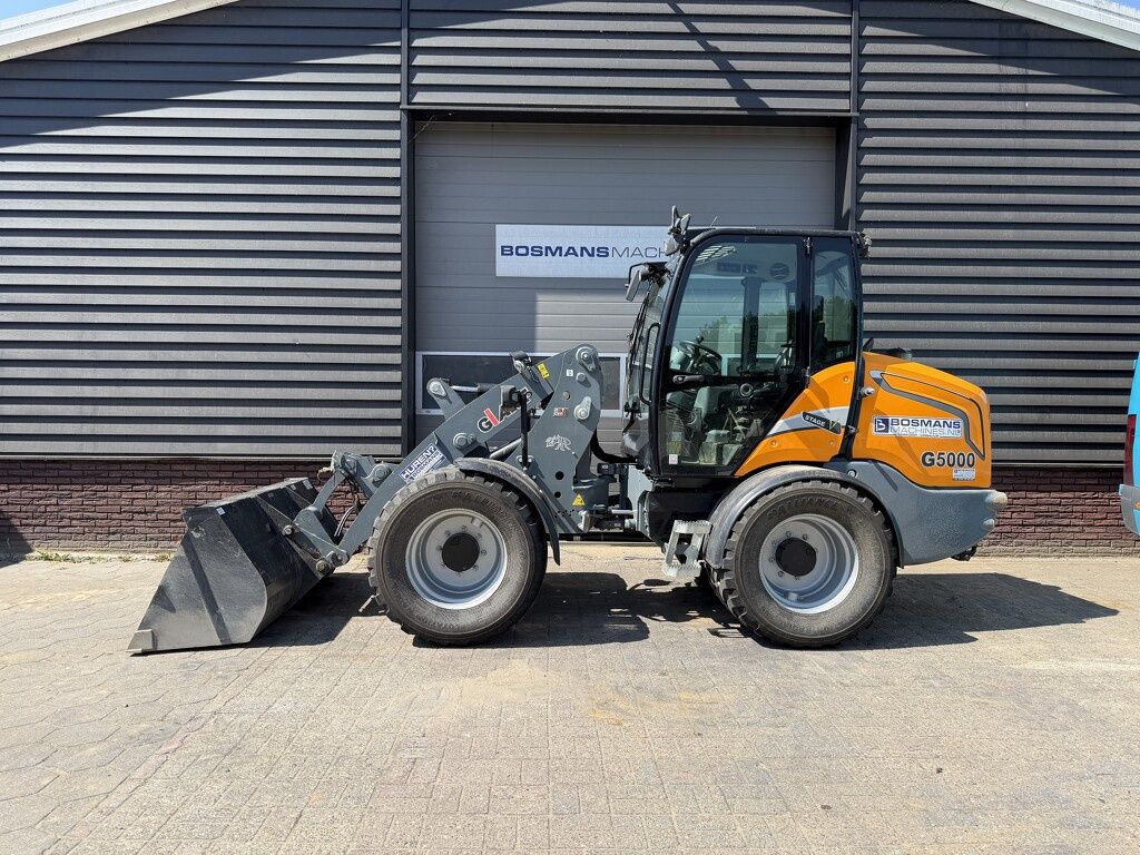Giant G5000 shovel 2025