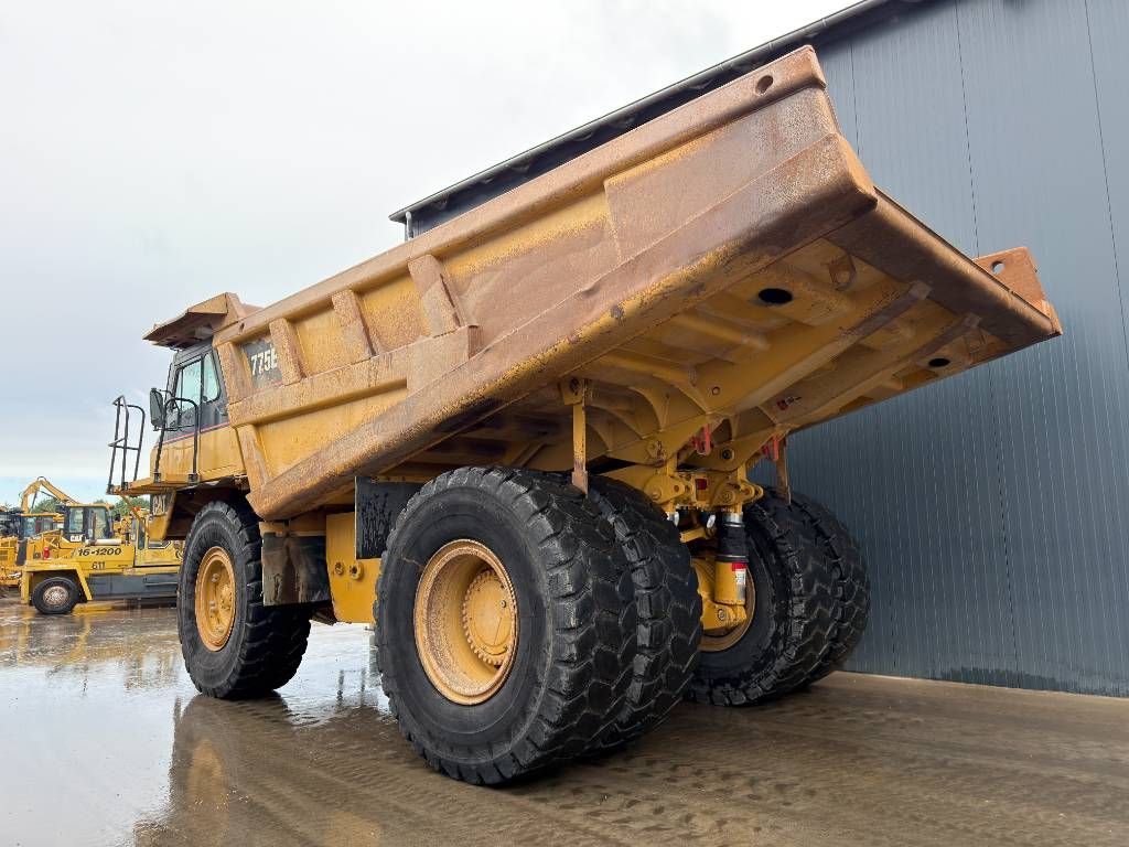 CAT 775E