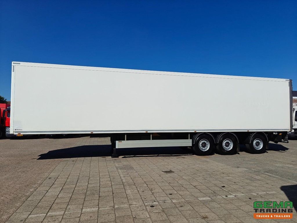 Wullhorst LPRS24 Enclosed Body 13.6m + Rear Closing Tailgate 2500kg - Galvanized Chassis - Steering Axle - Lift Axle - Central Lubrication