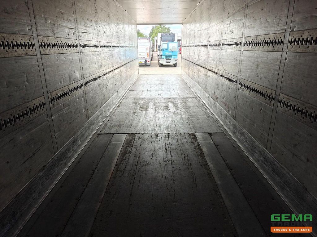 Schmitz SKO 24 13.6m GeïsoleerdBox - SAF Assen - 2 LiftAssen - SchijfRemmen - Gegalvaniseerd Chassis