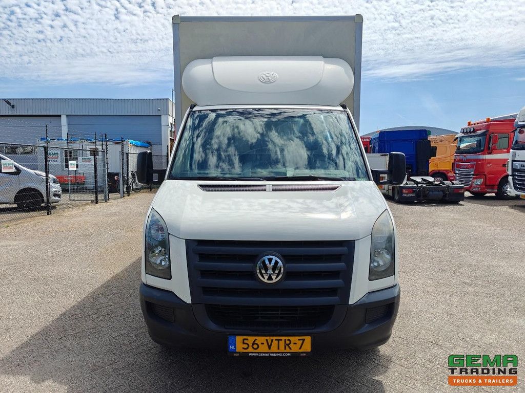 Volkswagen CRAFTER 2.5 TDI 5-cylinder Euro4 - Box body 4.45m - Tail lift 750kg - Slat-to-slat interior - Fully leaf-sprung - Dutch registration