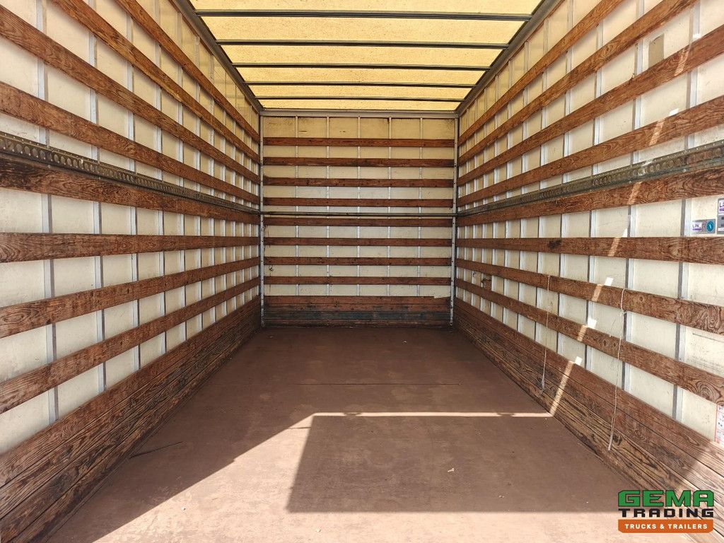 Volkswagen CRAFTER 2.5 TDI 5-cylinder Euro4 - Box body 4.45m - Tail lift 750kg - Slat-to-slat interior - Fully leaf-sprung - Dutch registration