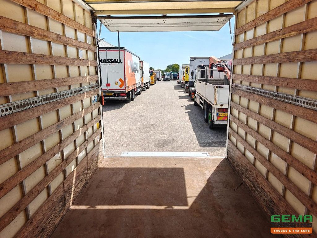 Volkswagen CRAFTER 2.5 TDI 5-cylinder Euro4 - Box body 4.45m - Tail lift 750kg - Slat-to-slat interior - Fully leaf-sprung - Dutch registration