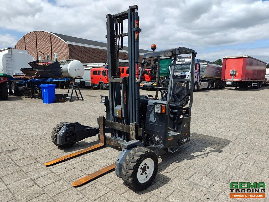 MOFFETT M4 25.4 2500 KG - Kubota Engine - 2069 Uur - 2008 - CE Markering
