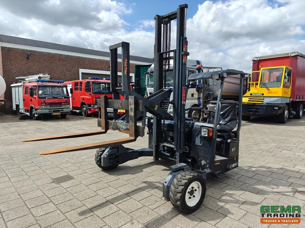 MOFFETT M4 25.4 2500 KG - Kubota Engine - 2069 Uur - 2008 - CE Markering