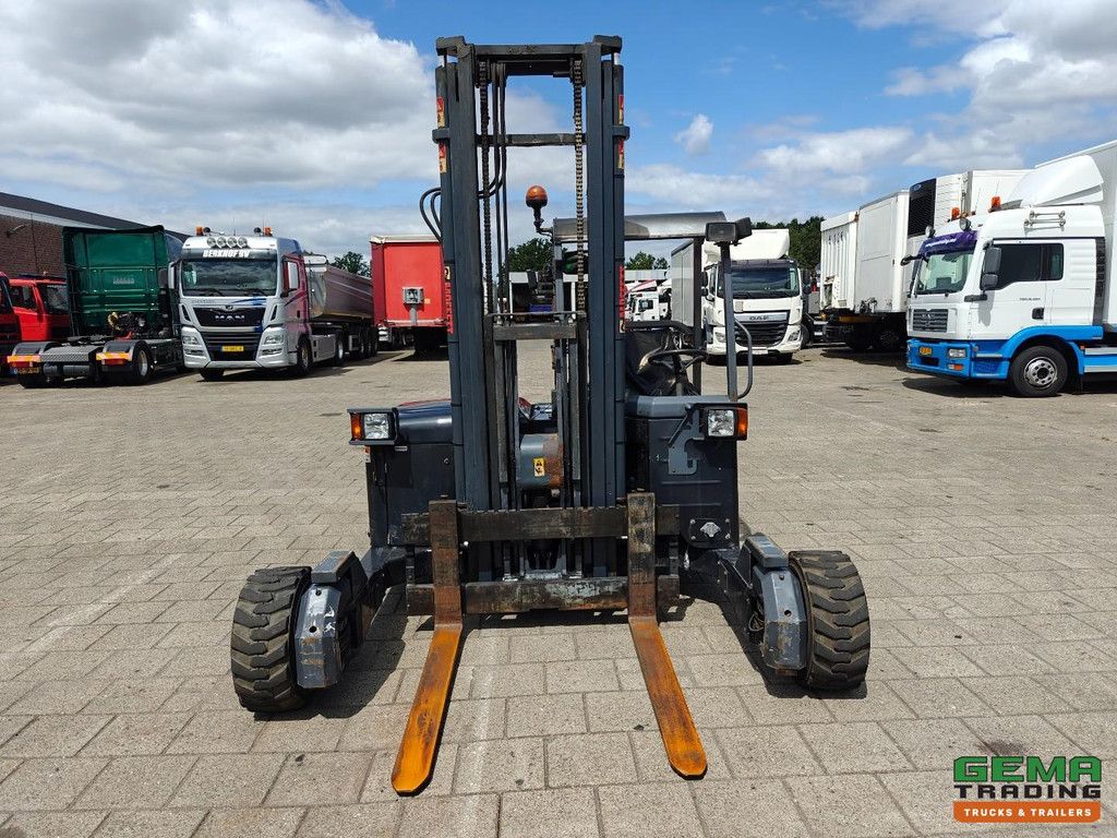 MOFFETT M4 25.4 2500 KG - Kubota Engine - 2069 Uur - 2008 - CE Markering