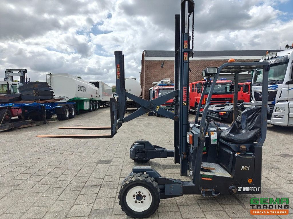 MOFFETT M4 25.4 2500 KG - Kubota Engine - 2069 Uur - 2008 - CE Markering