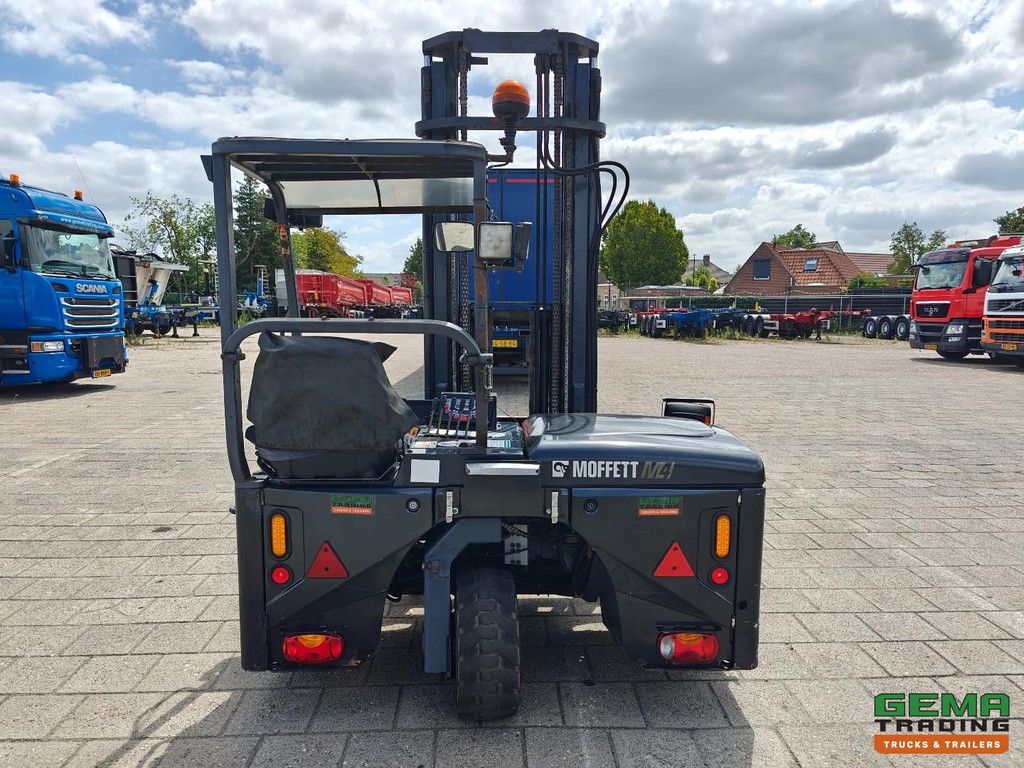MOFFETT M4 25.4 2500 KG - Kubota Engine - 2069 Uur - 2008 - CE Markering