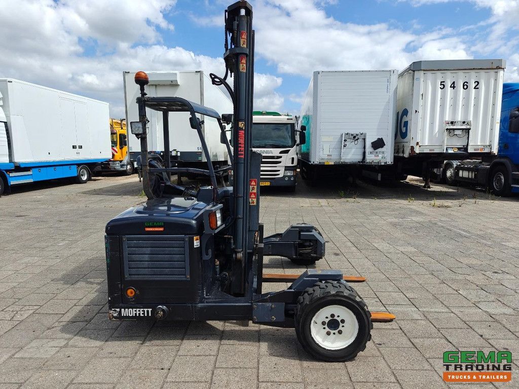 MOFFETT M4 25.4 2500 KG - Kubota Engine - 2069 Uur - 2008 - CE Markering