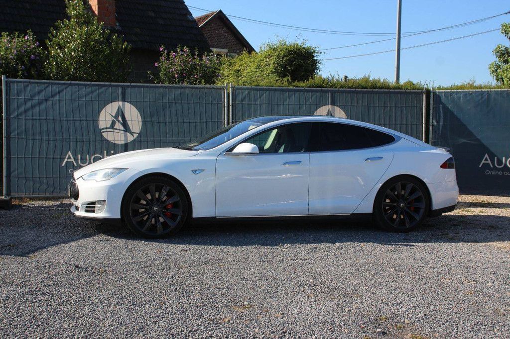 Pkw Tesla S 85+ Elektro 94 PS 2015 (Marge)