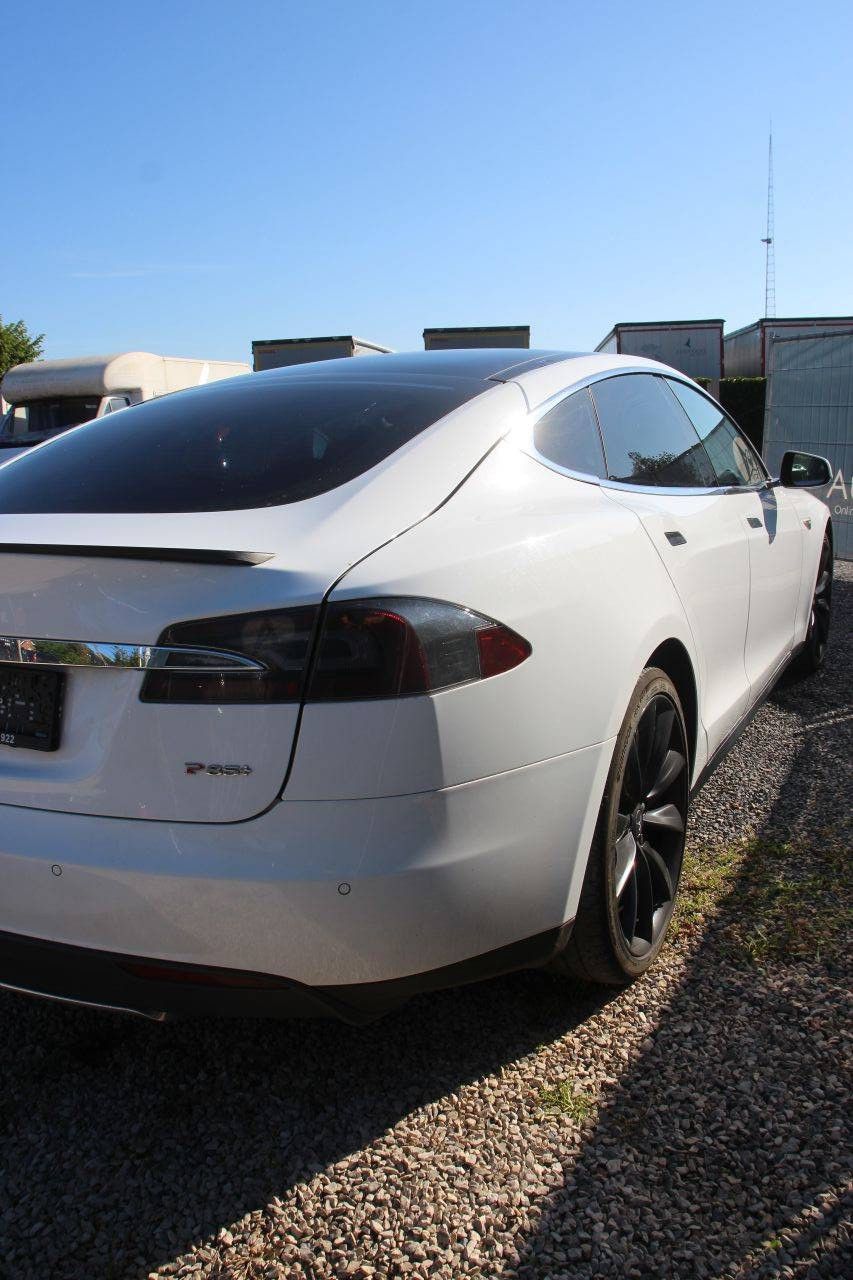Pkw Tesla S 85+ Elektro 94 PS 2015 (Marge)