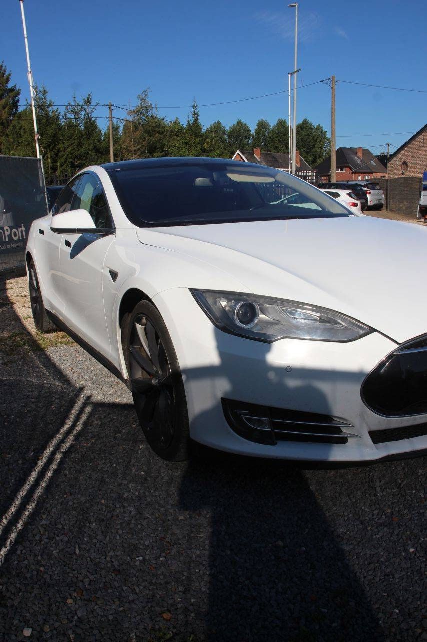 Pkw Tesla S 85+ Elektro 94 PS 2015 (Marge)
