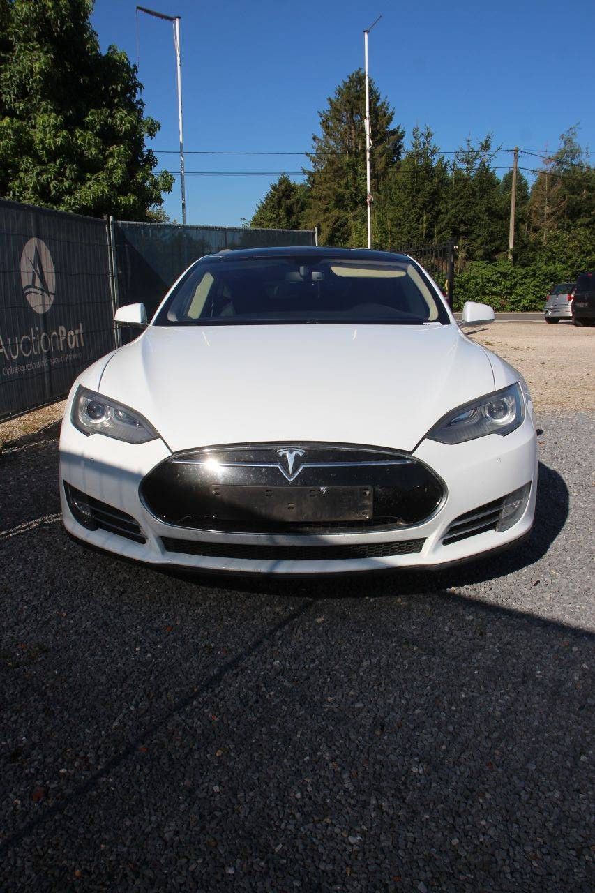 Pkw Tesla S 85+ Elektro 94 PS 2015 (Marge)