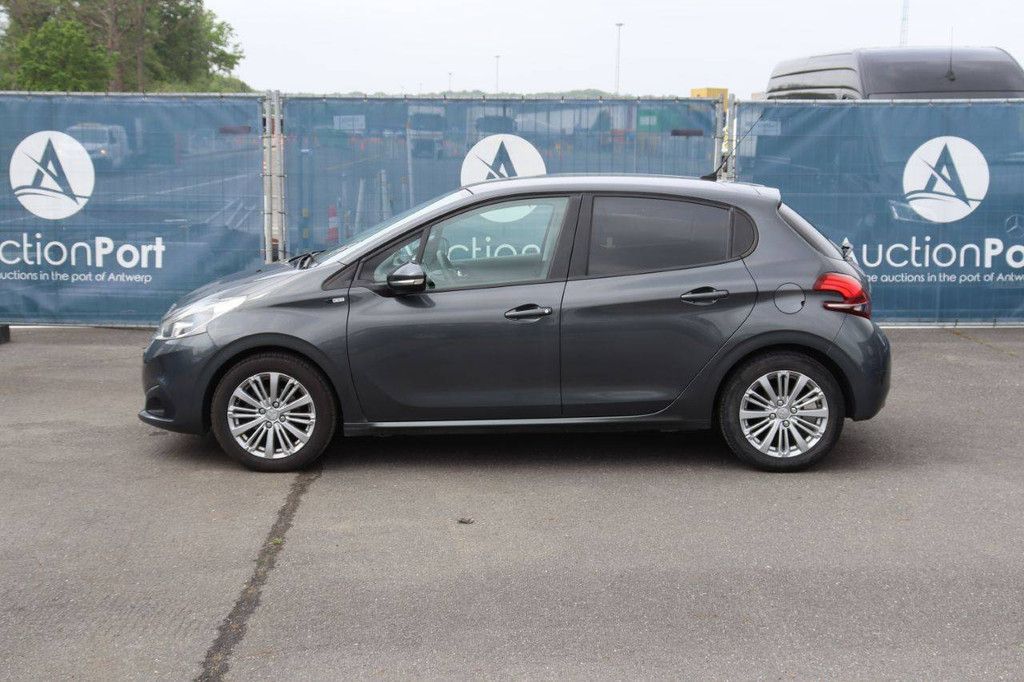 Pkw Peugeot 208 Benzin 82 PS 2016 (Margin)