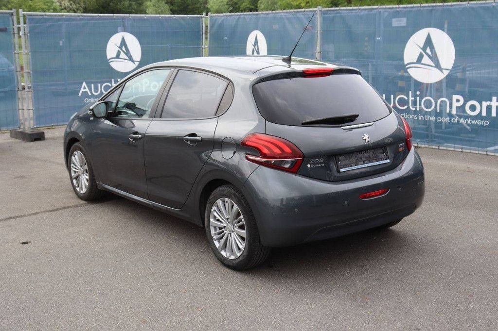 Pkw Peugeot 208 Benzin 82 PS 2016 (Margin)