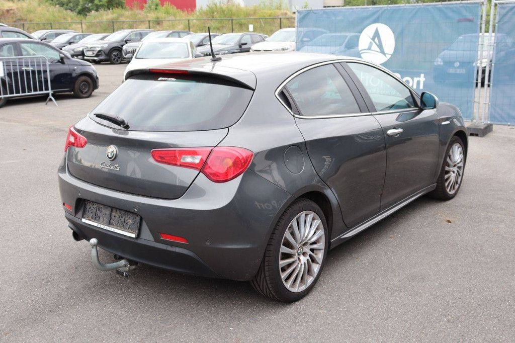 Pkw Alfa Romeo Giulietta Benzin 170 PS 2015 (Marge)