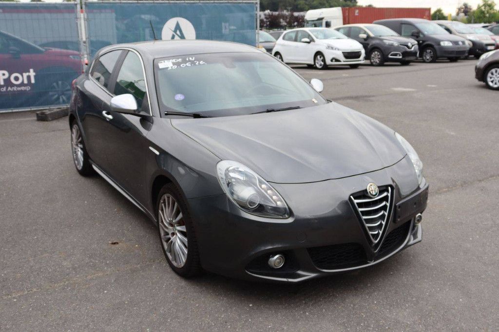 Pkw Alfa Romeo Giulietta Benzin 170 PS 2015 (Marge)