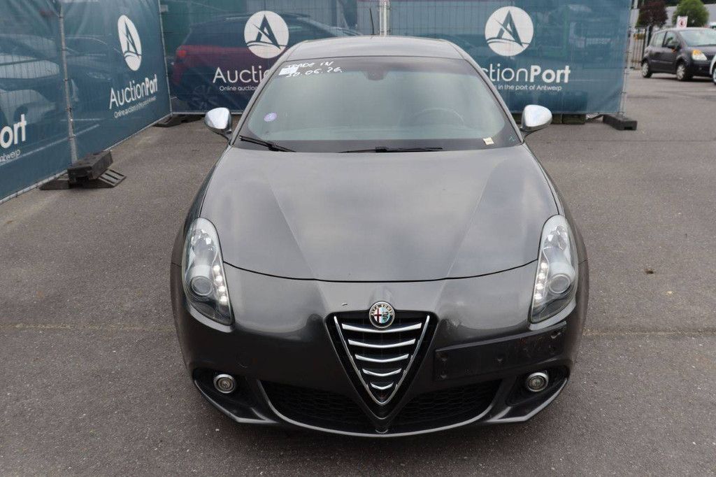 Pkw Alfa Romeo Giulietta Benzin 170 PS 2015 (Marge)