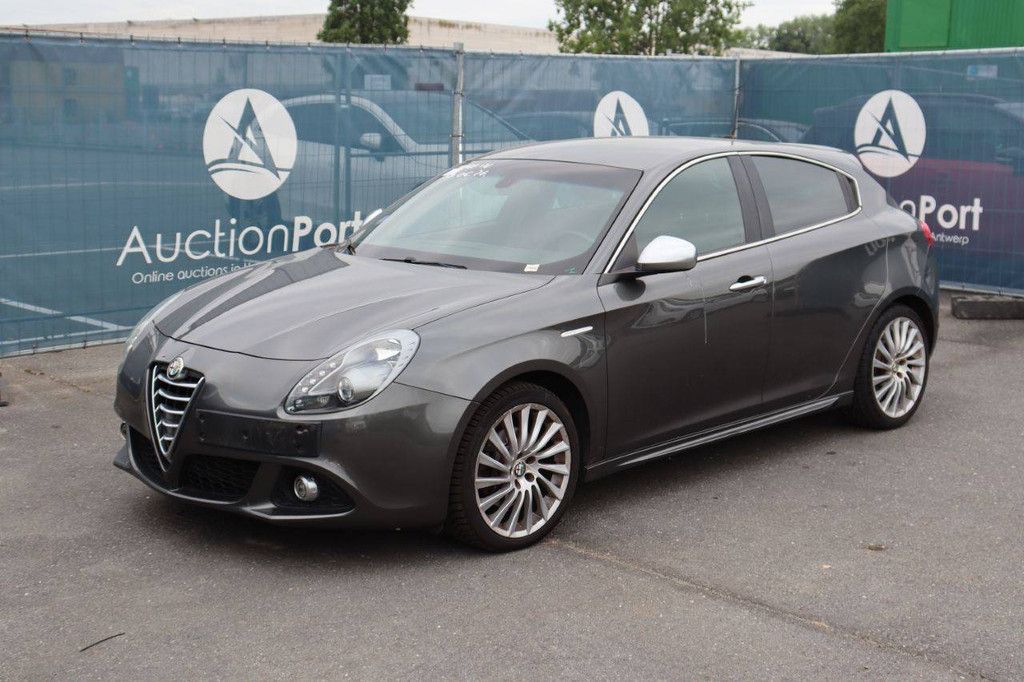 Pkw Alfa Romeo Giulietta Benzin 170 PS 2015 (Marge)