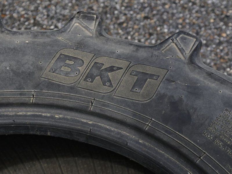 BKT 360/70 R24 AgriMax RT 765
