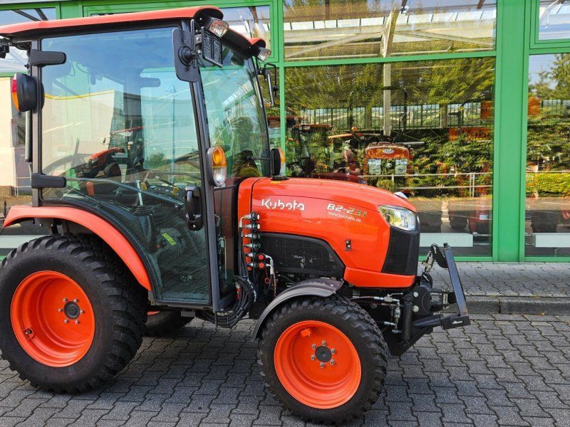 Kubota B2-231 CAB