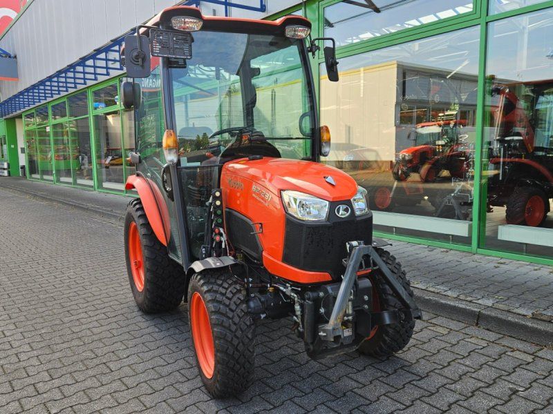 Kubota B2-231 CAB