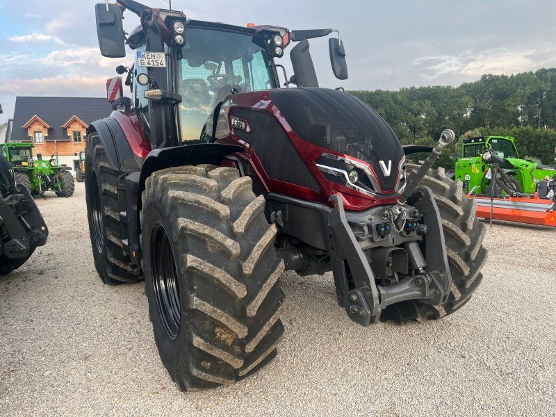 Valtra Q305
