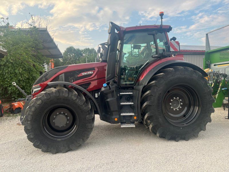 Valtra Q305