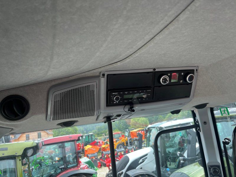 Valtra T215D mit Vollausstattung