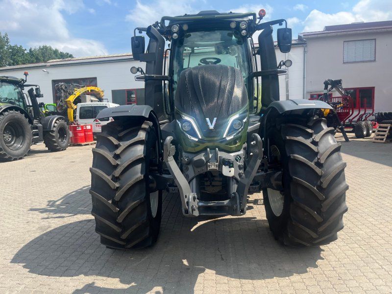 Valtra T215D mit Rüfa + FK