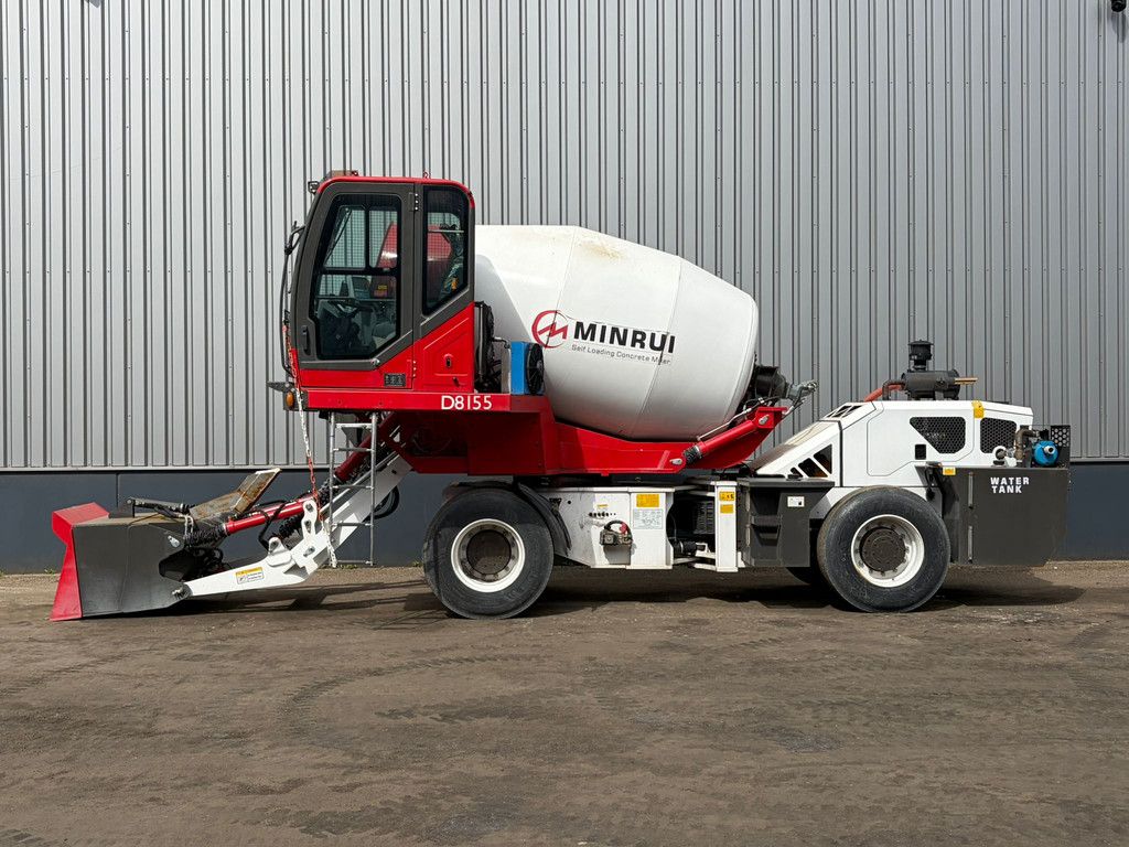 Minrui 4M3 Self Loading Concrete Mixer 4x4