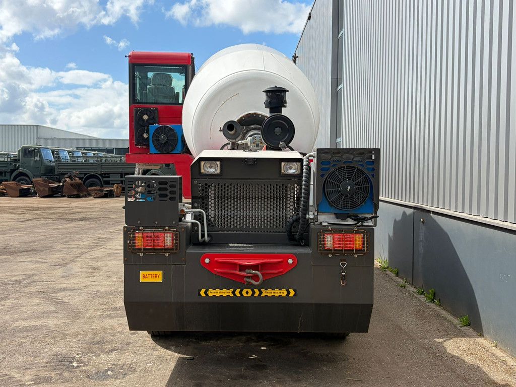 Minrui 4M3 Self Loading Concrete Mixer 4x4