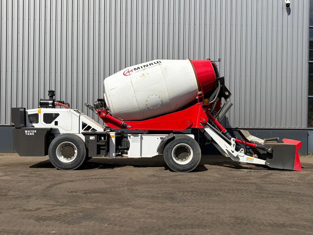 Minrui 4M3 Self Loading Concrete Mixer 4x4