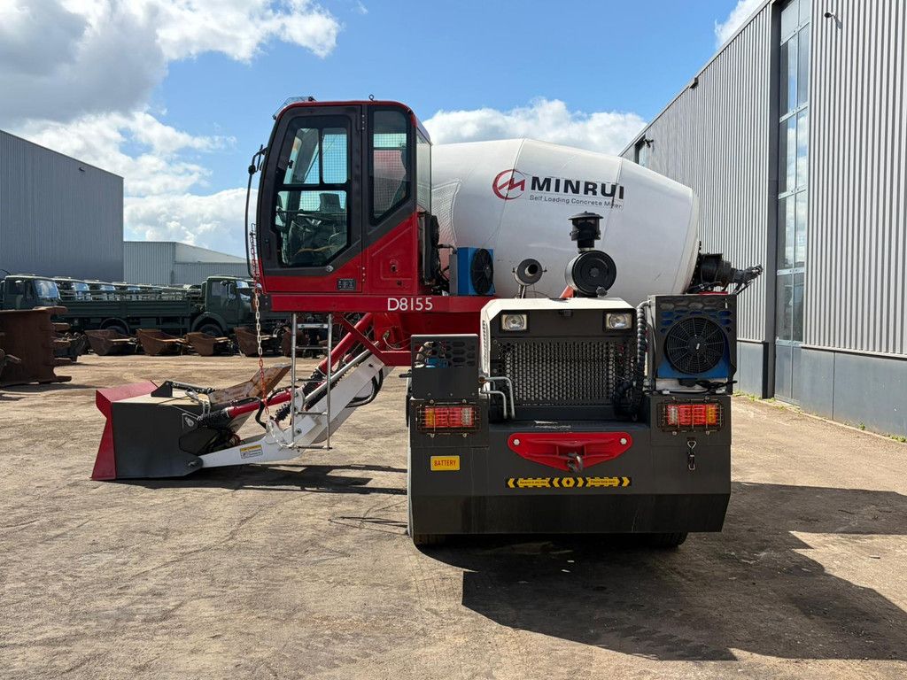 Minrui 4M3 Self Loading Concrete Mixer 4x4
