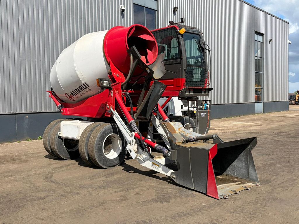 Minrui 4M3 Self Loading Concrete Mixer 4x4