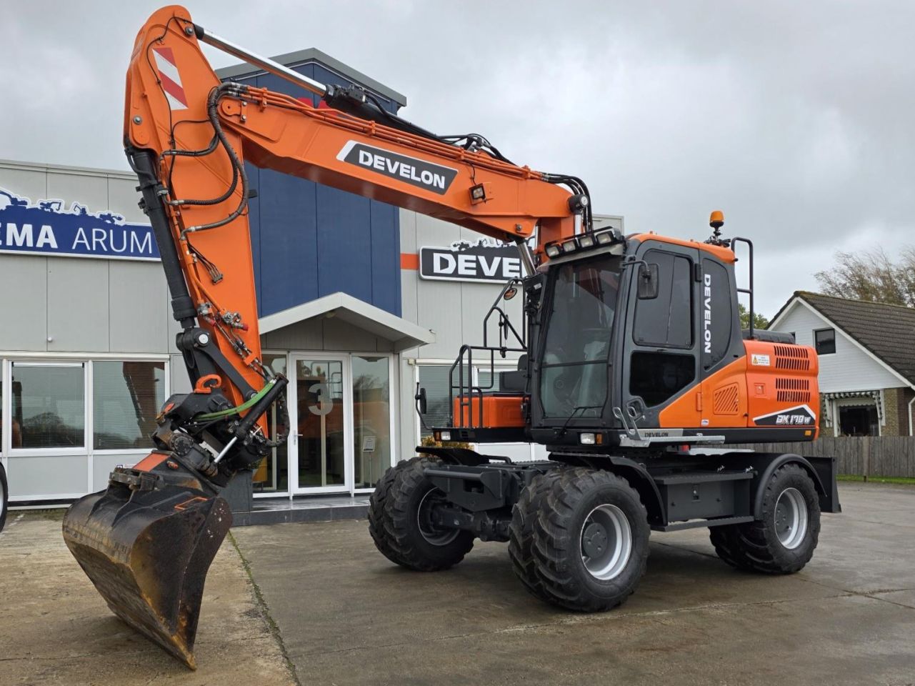 Doosan DX170W-5