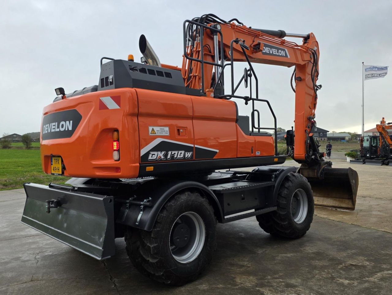 Doosan DX170W-5
