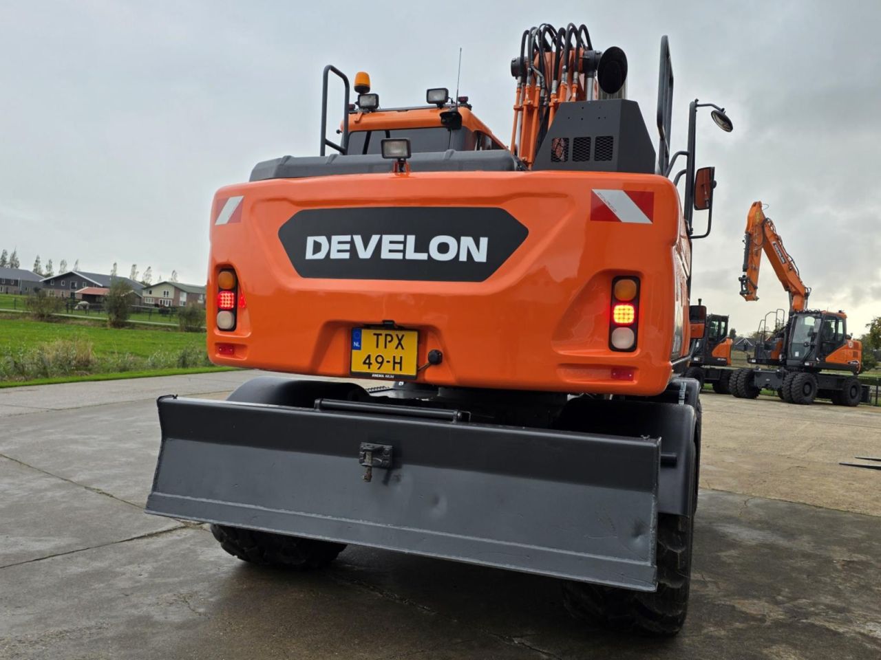 Doosan DX170W-5